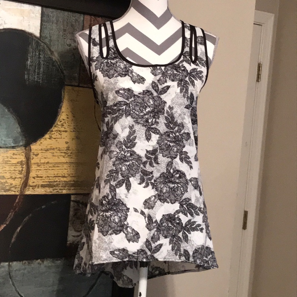 NWT Studio Y Sleeveless Top